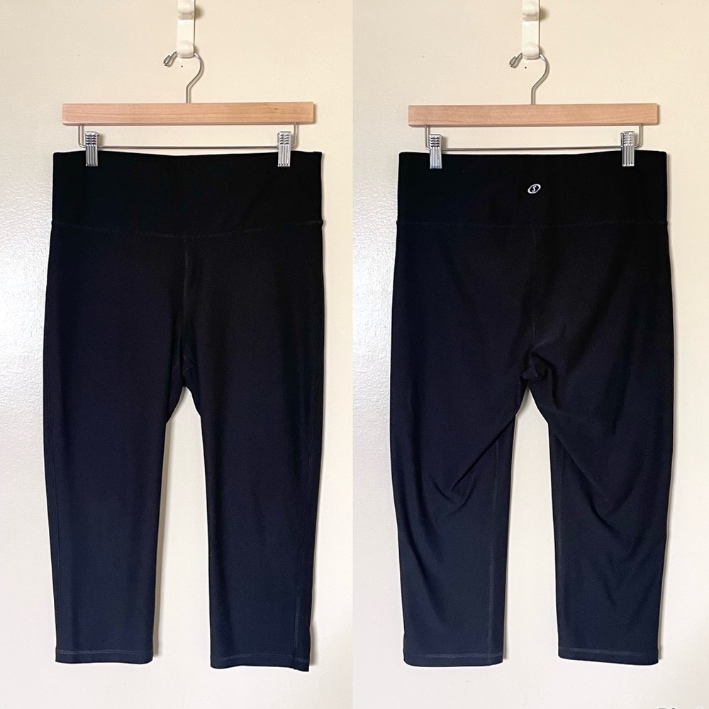 Spalding Black Mid Rise Capri Leggings